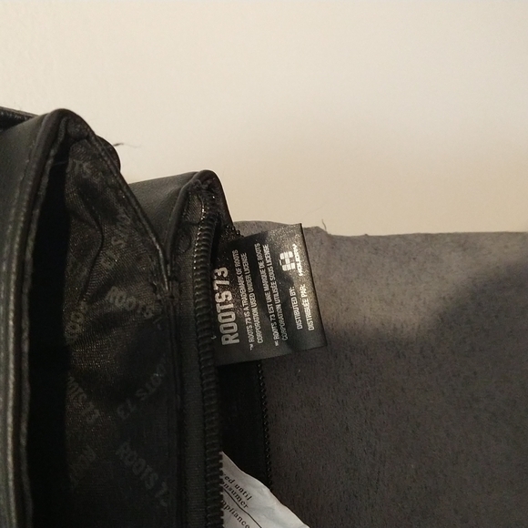 Faux leather small black Roots 73 purse - Picture 5 of 6